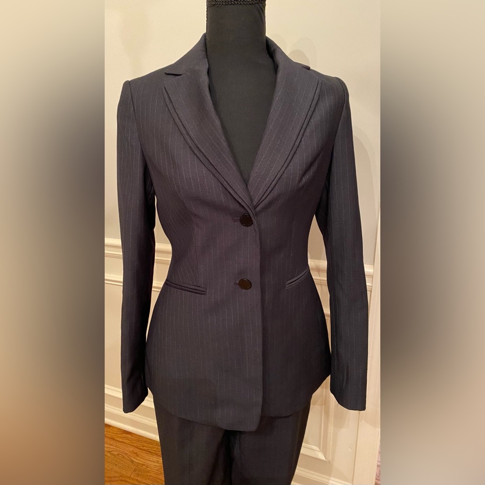 Calvin Klein pantsuit in new without tags condition sz 2